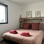 Apartman Champ De Ble Neuf Independant Plain Pied Dans Maison Contemporaine Decoration Soignee Confort Terrasse Amenagee, Grand Terrain Parking Prive A 15 Mn De Caen Et 10 Mn Debayeux Proche Plages Du Debarquement *