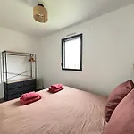 Champ De Ble Neuf Independant Plain Pied Dans Maison Contemporaine Decoration Soignee Confort Terrasse Amenagee, Grand Terrain Parking Prive A 15 Mn De Caen Et 10 Mn Debayeux Proche Plages Du Debarquement Apartman Loucelles