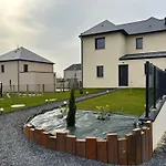 Apartman Champ De Ble Neuf Independant Plain Pied Dans Maison Contemporaine Decoration Soignee Confort Terrasse Amenagee, Grand Terrain Parking Prive A 15 Mn De Caen Et 10 Mn Debayeux Proche Plages Du Debarquement Loucelles