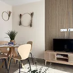 Apartman Champ De Ble Neuf Independant Plain Pied Dans Maison Contemporaine Decoration Soignee Confort Terrasse Amenagee, Grand Terrain Parking Prive A 15 Mn De Caen Et 10 Mn Debayeux Proche Plages Du Debarquement *
