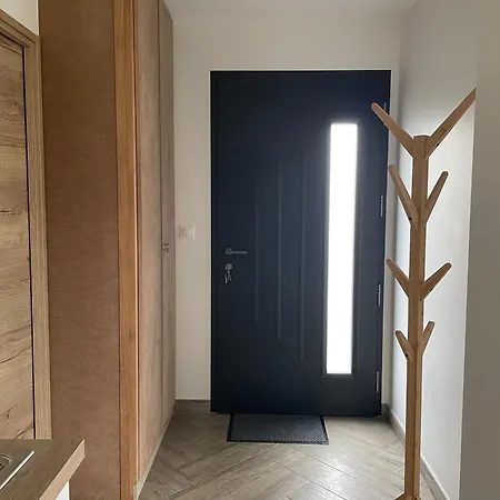 דירה Champ De Ble Apt Neuf Independant Plain Pied Dans Maison Contemporaine Decoration Soignee Tout Confort, 1 Chambre, Sdb, Wc, Canape Lit, Terrasse Amenagee, Grand Terrain Parking Prive A 15 Mn De Caen Et 10 Mn Debayeux Proche Plages Du Debarquement Loucelles