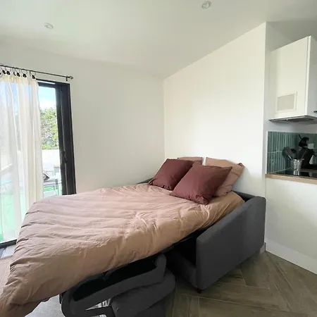 Champ De Ble Apt Neuf Independant Plain Pied Dans Maison Contemporaine Decoration Soignee Tout Confort, 1 Chambre, Sdb, Wc, Canape Lit, Terrasse Amenagee, Grand Terrain Parking Prive A 15 Mn De Caen Et 10 Mn Debayeux Proche Plages Du Debarquement * Loucelles