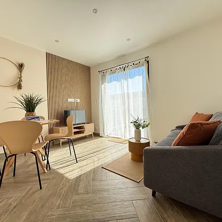 Champ De Ble Apt Neuf Independant Plain Pied Dans Maison Contemporaine Decoration Soignee Tout Confort, 1 Chambre, Sdb, Wc, Canape Lit, Terrasse Amenagee, Grand Terrain Parking Prive A 15 Mn De Caen Et 10 Mn Debayeux Proche Plages Du Debarquement דירה