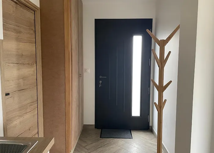 Apartment Champ De Ble Neuf Independant Plain Pied Dans Maison Contemporaine Decoration Soignee Confort Terrasse Amenagee, Grand Terrain Parking Prive A 15 Mn De Caen Et 10 Mn Debayeux Proche Plages Du Debarquement Loucelles