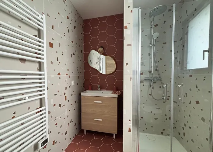 Champ De Blé Neuf Indépendant Plain Pied Dans Maison Contemporaine Décoration Soignée Confort Terrasse Aménagée, Grand Terrain Parking Privé à 15 Mn De Caen Et 10 Mn Debayeux Proche Plages Du Débarquement Loucelles