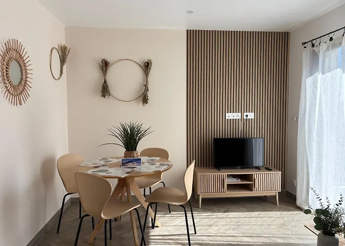 Champ De Blé Neuf Indépendant Plain Pied Dans Maison Contemporaine Décoration Soignée Confort Terrasse Aménagée, Grand Terrain Parking Privé à 15 Mn De Caen Et 10 Mn Debayeux Proche Plages Du Débarquement *