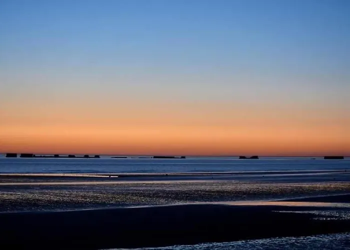 Champ De Blé Neuf Indépendant Plain Pied Dans Maison Contemporaine Décoration Soignée Confort Terrasse Aménagée, Grand Terrain Parking Privé à 15 Mn De Caen Et 10 Mn Debayeux Proche Plages Du Débarquement Loucelles